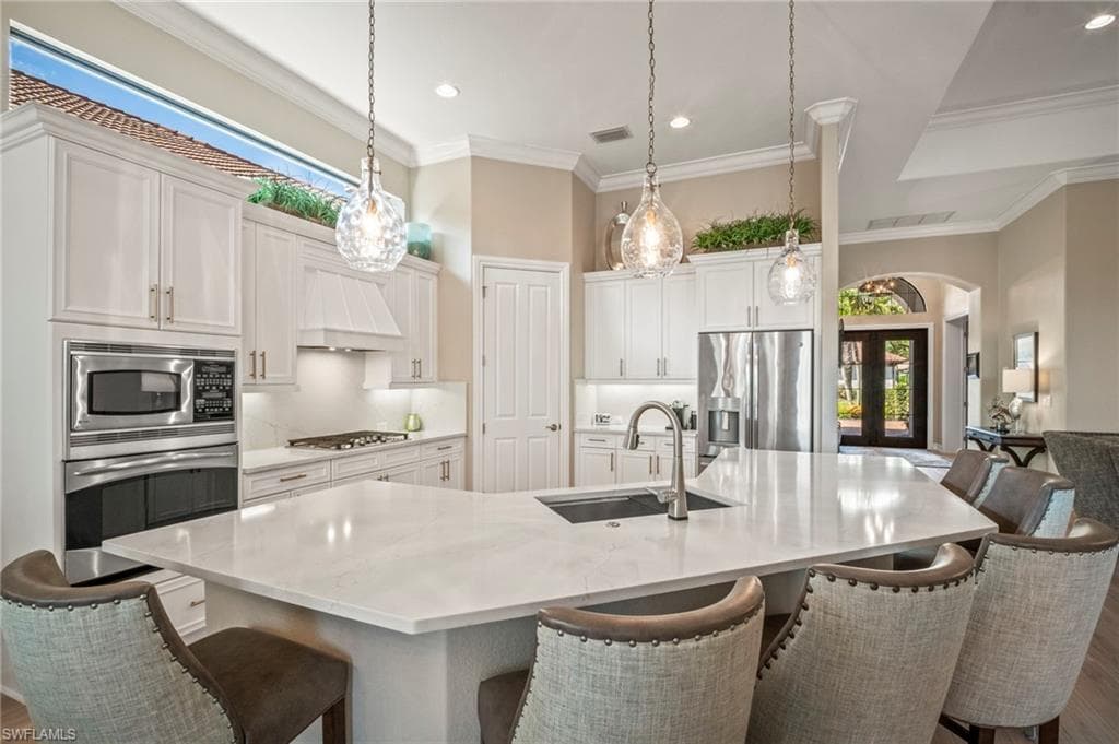 6420 Costa Cir, Naples, FL 34113-11