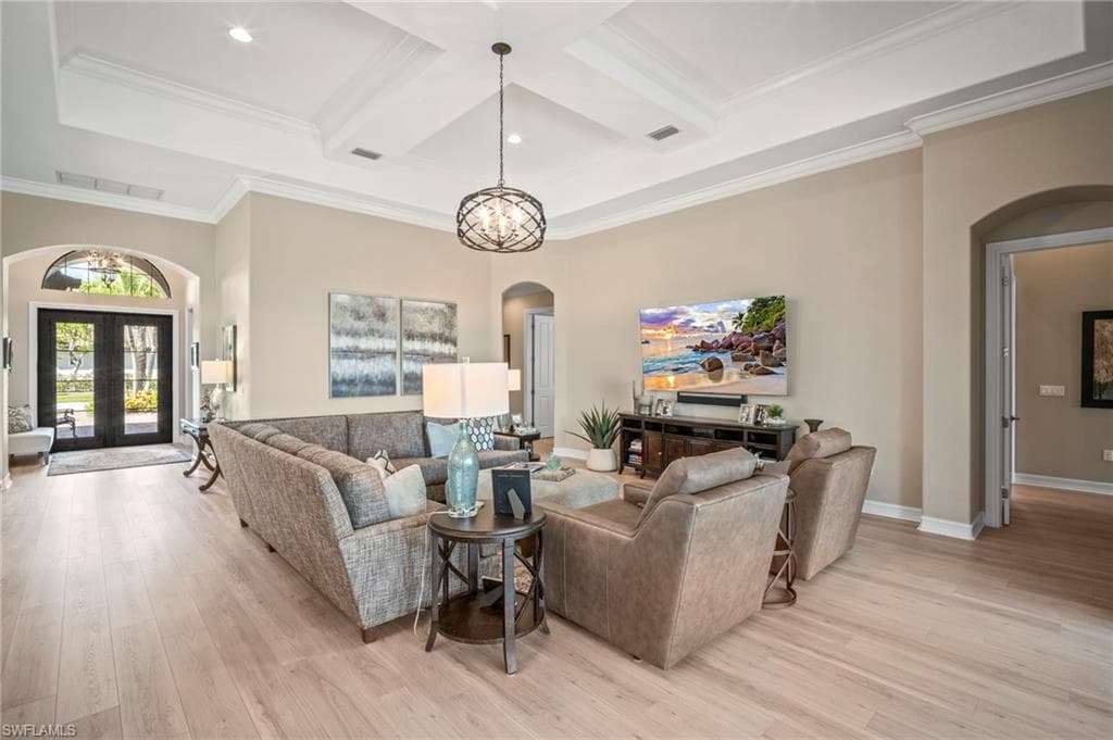 6420 Costa Cir, Naples, FL 34113-14