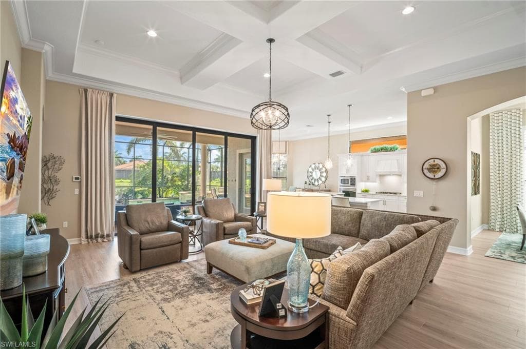6420 Costa Cir, Naples, FL 34113-16