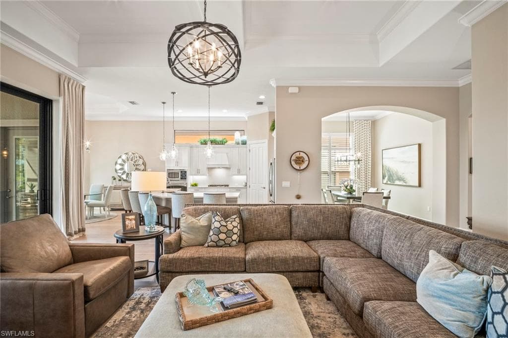 6420 Costa Cir, Naples, FL 34113-18