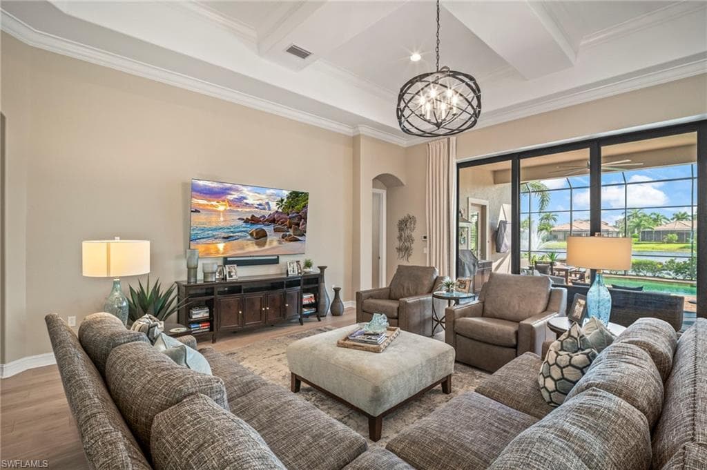 6420 Costa Cir, Naples, FL 34113-19