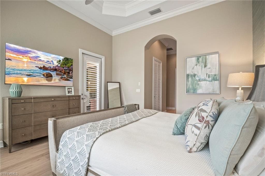 6420 Costa Cir, Naples, FL 34113-23