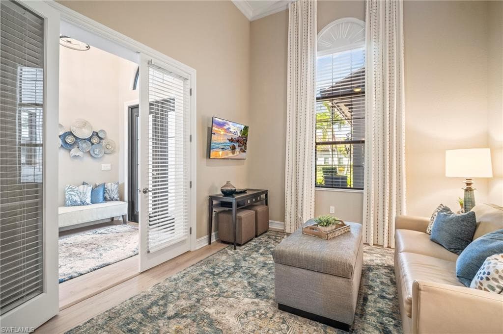 6420 Costa Cir, Naples, FL 34113-29