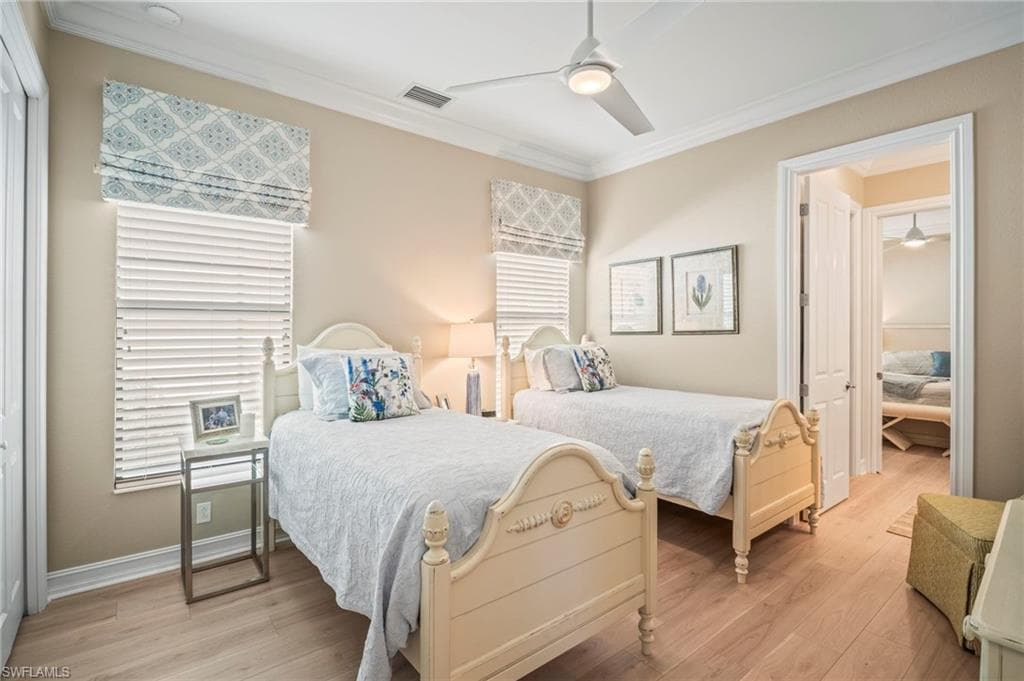 6420 Costa Cir, Naples, FL 34113-35