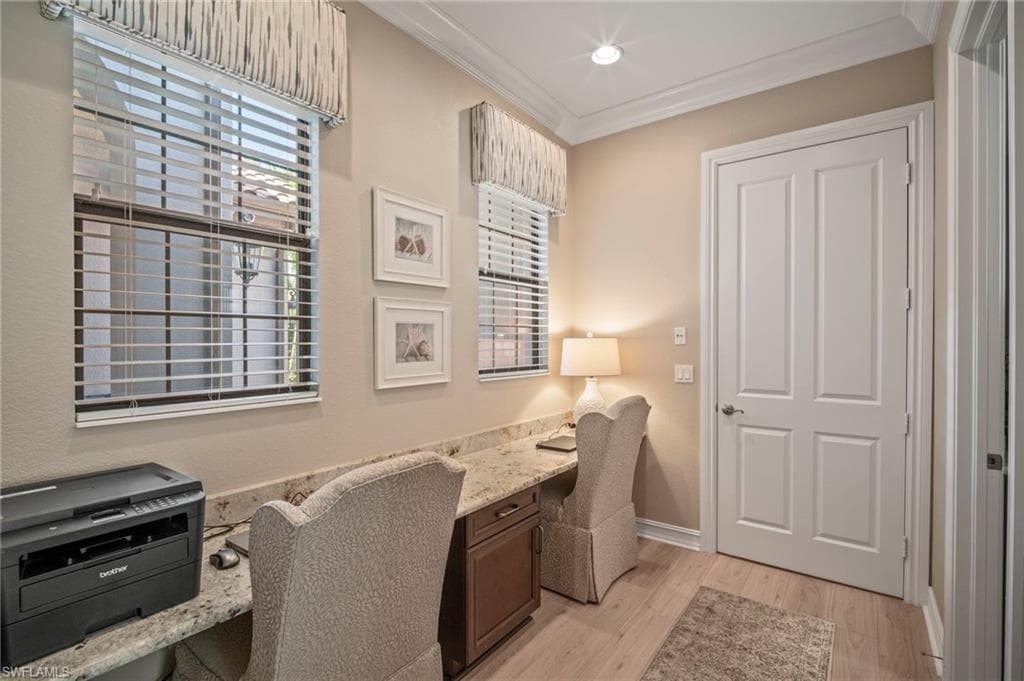 6420 Costa Cir, Naples, FL 34113-38