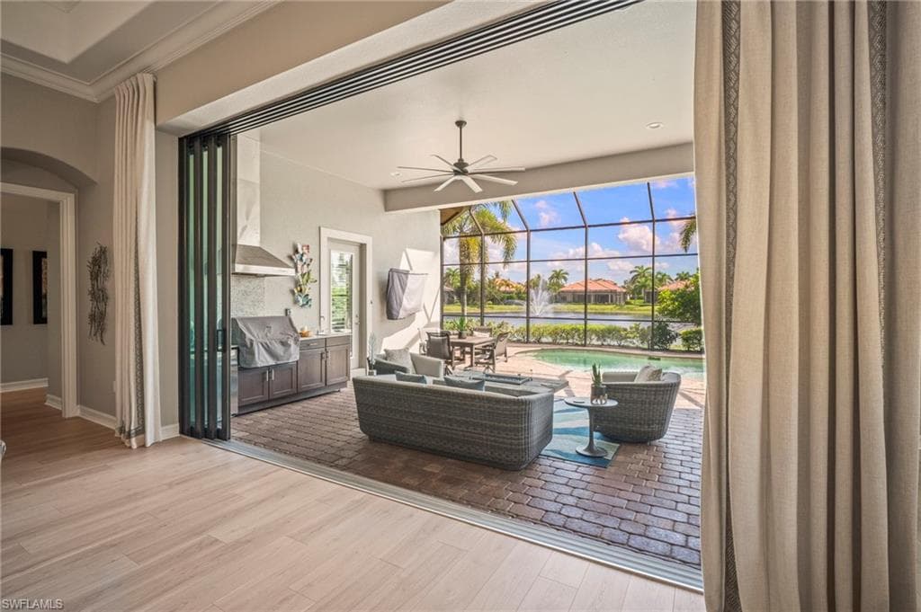 6420 Costa Cir, Naples, FL 34113-39