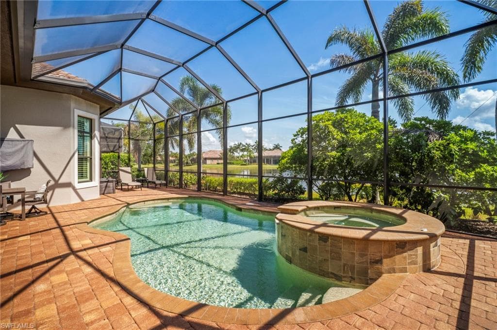 6420 Costa Cir, Naples, FL 34113-44