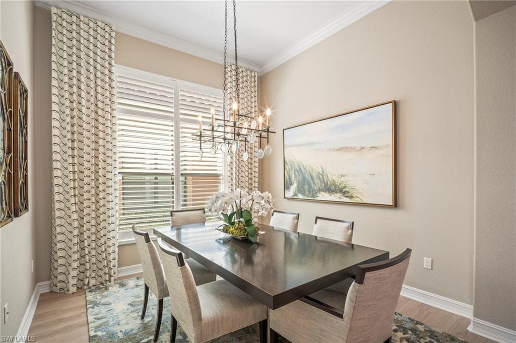 6420 Costa Cir, Naples, FL 34113-4
