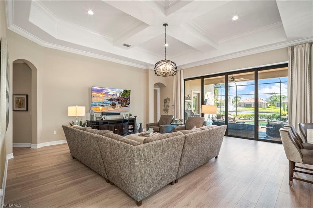 6420 Costa Cir, Naples, FL 34113-5