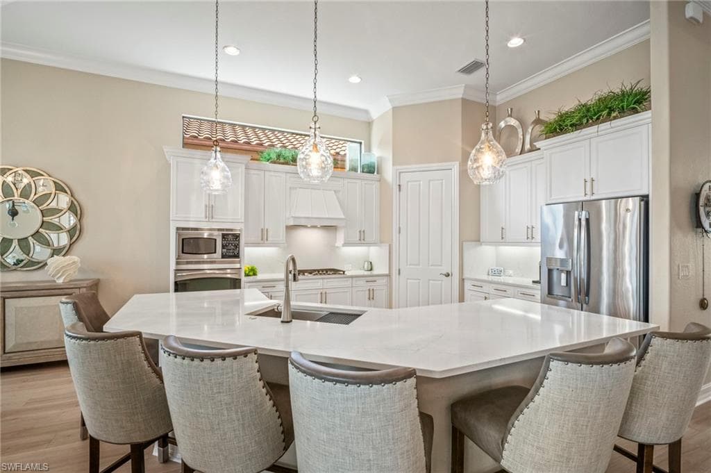 6420 Costa Cir, Naples, FL 34113-7