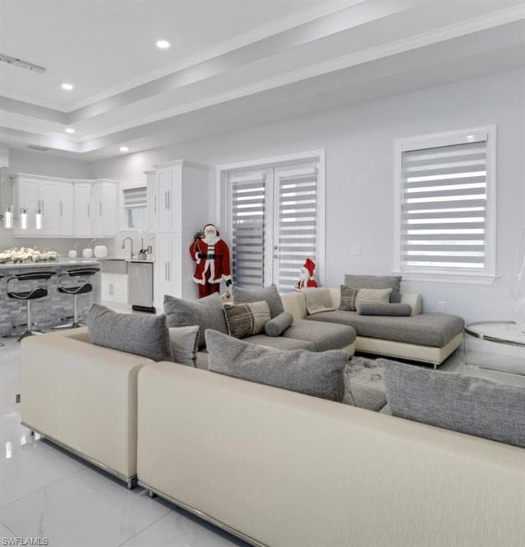 2394 45th Ave NE, Naples, FL 34120-8