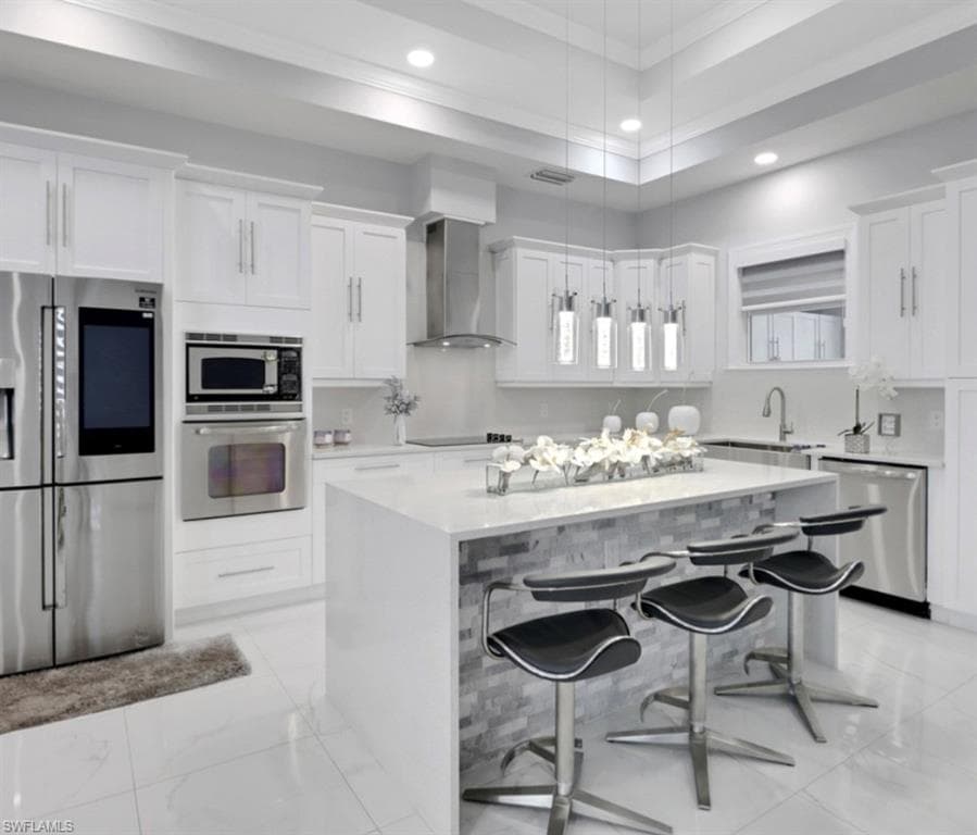 2394 45th Ave NE, Naples, FL 34120-9