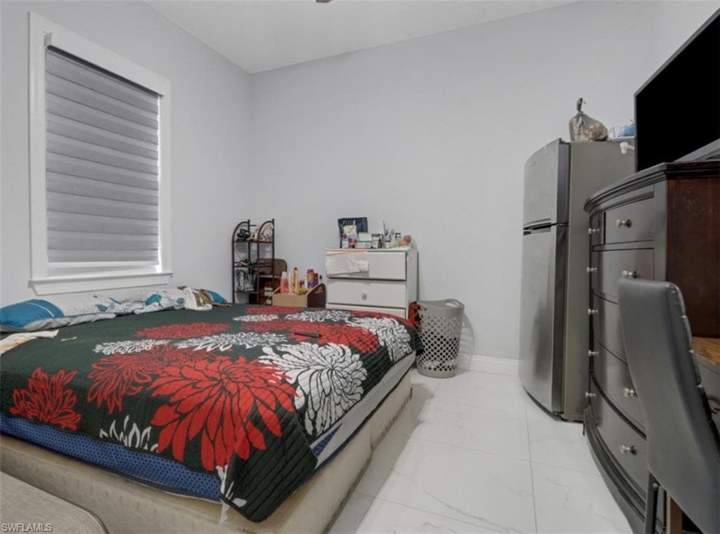 2394 45th Ave NE, Naples, FL 34120-16