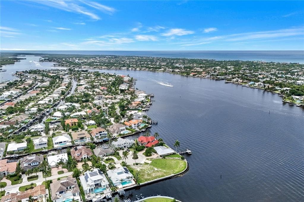 1303 Marlin Dr, Naples, FL 34102-10