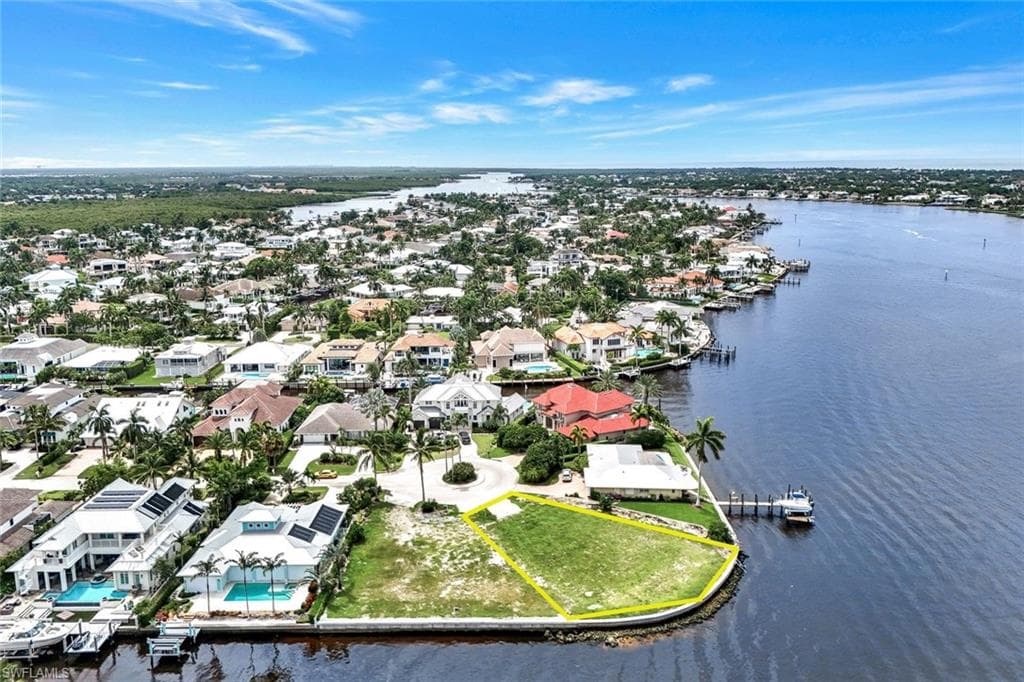1303 Marlin Dr, Naples, FL 34102-4