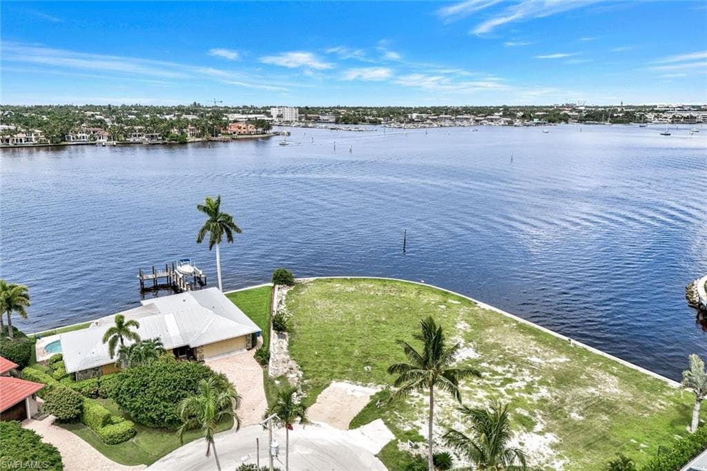 1303 Marlin Dr, Naples, FL 34102-6