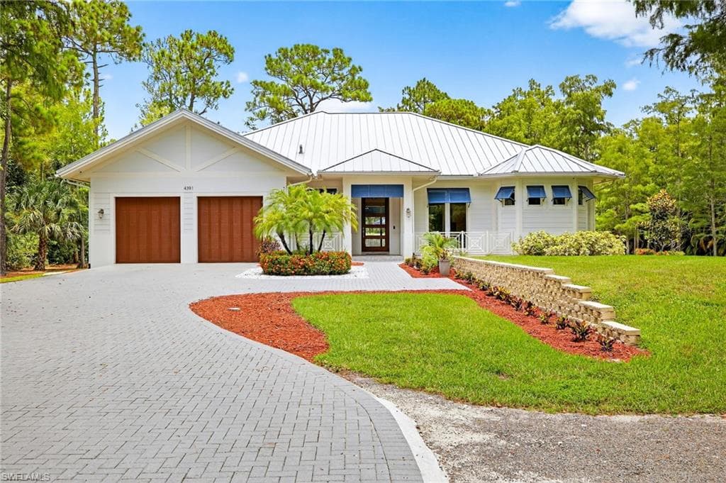 4391 1st Ave SW, Naples, FL 34119-2