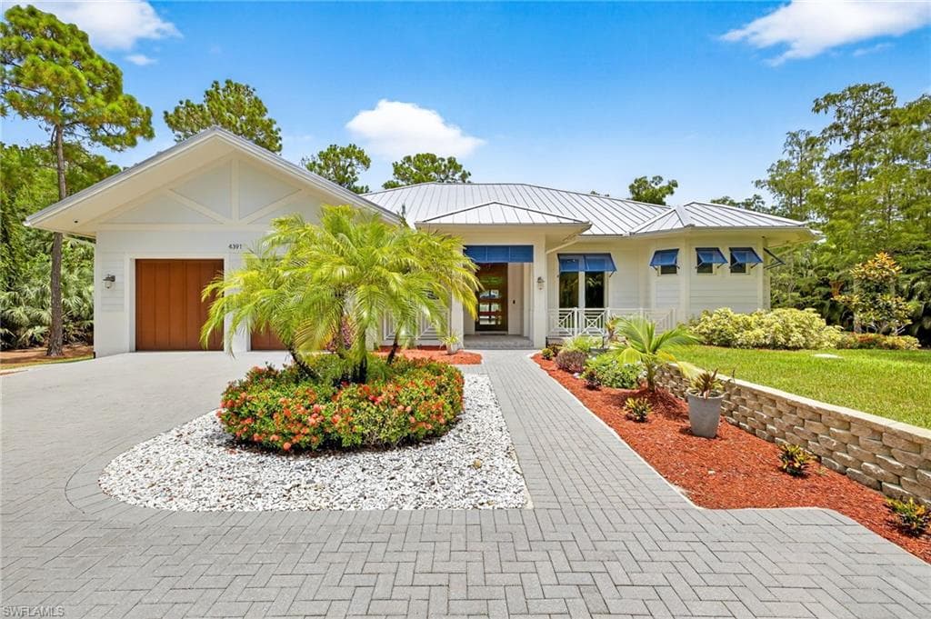 4391 1st Ave SW, Naples, FL 34119-3