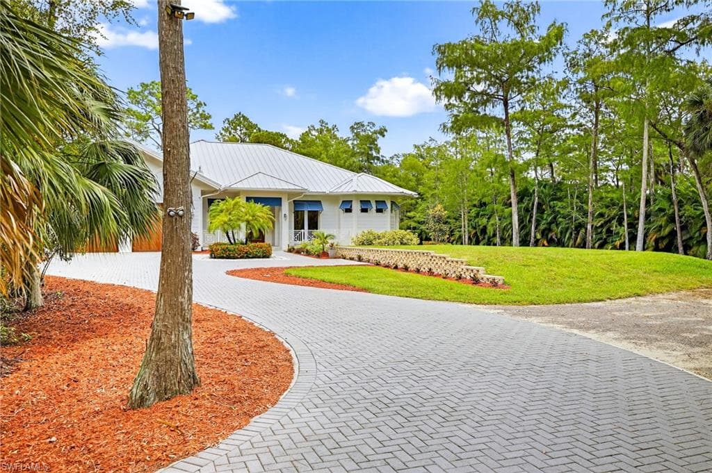 4391 1st Ave SW, Naples, FL 34119-4