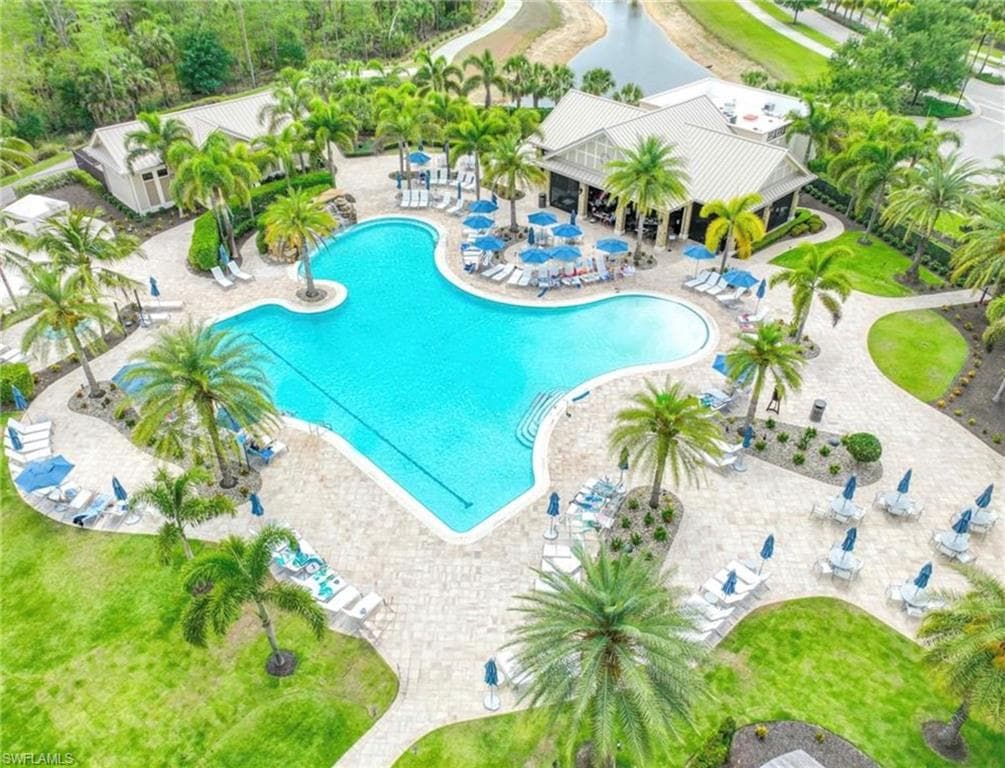 6770 Pennyroyal Dr, Naples, FL 34114-38