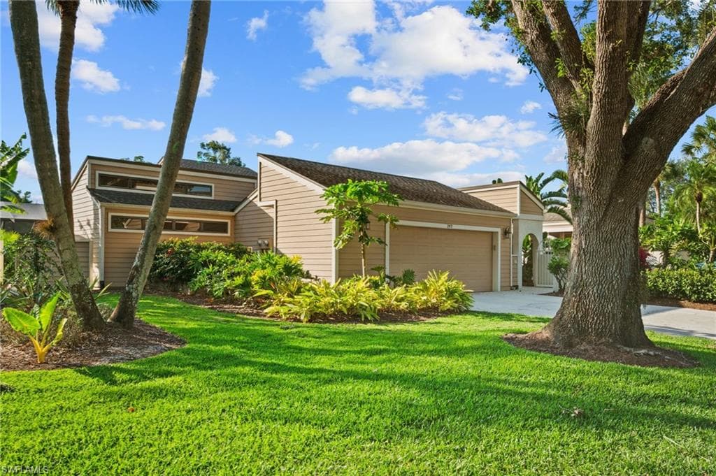 397 Edgemere Way N 11, Naples, FL 34105-12