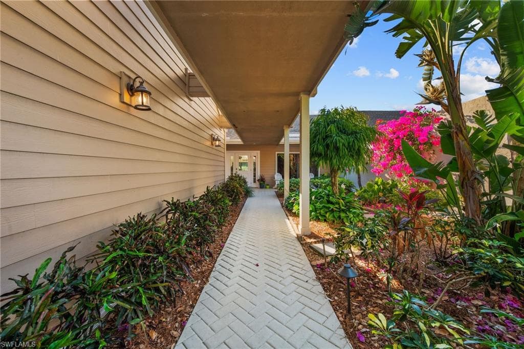 397 Edgemere Way N 11, Naples, FL 34105-13