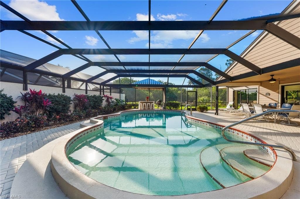 397 Edgemere Way N 11, Naples, FL 34105-20