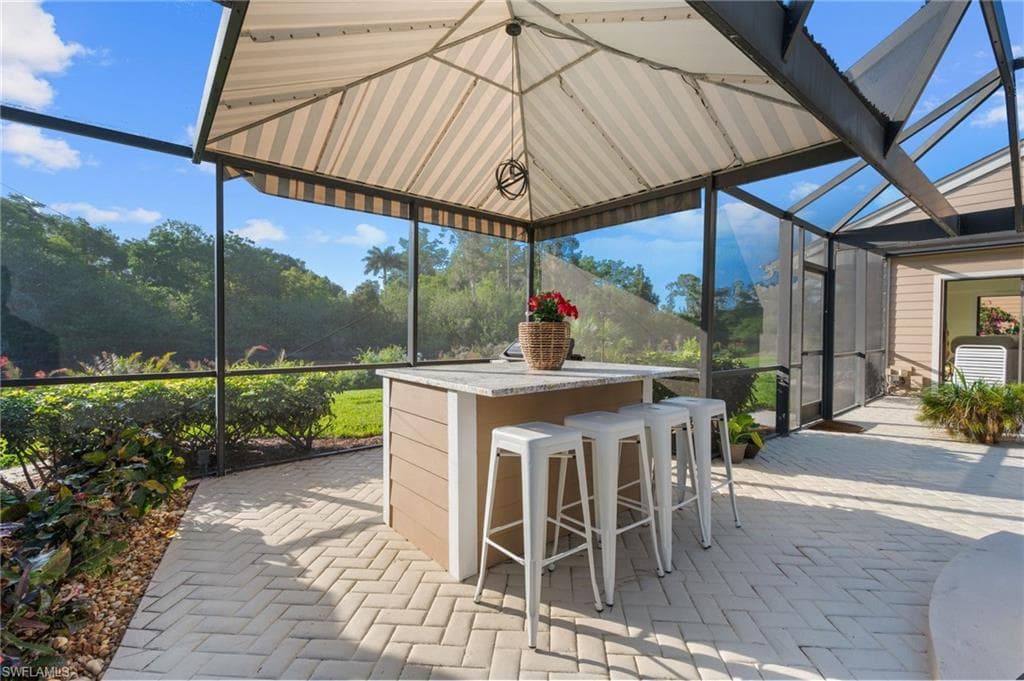 397 Edgemere Way N 11, Naples, FL 34105-24