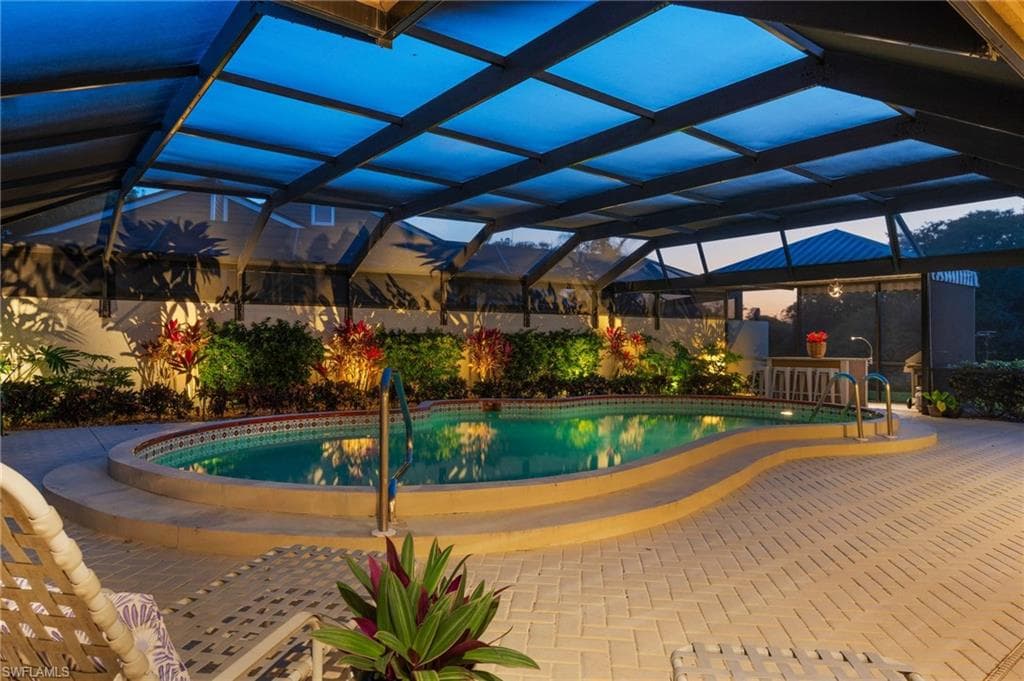 397 Edgemere Way N 11, Naples, FL 34105-37