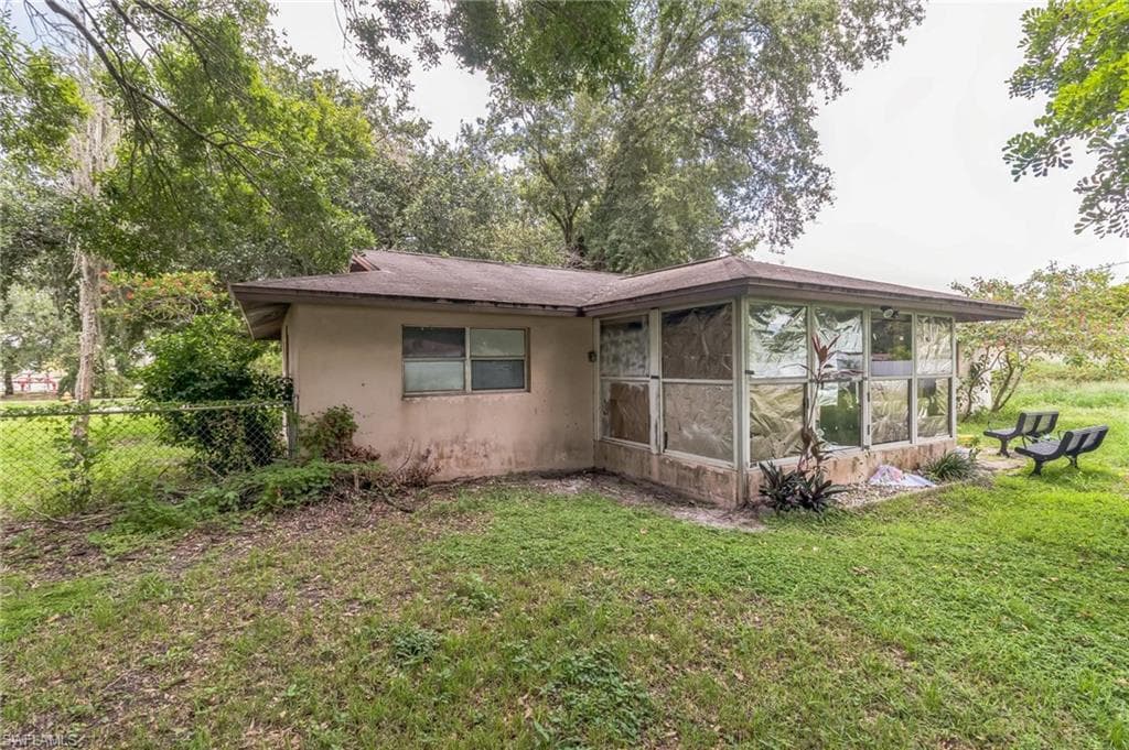 512 Glendale Ave, Lehigh Acres, FL 33936-21