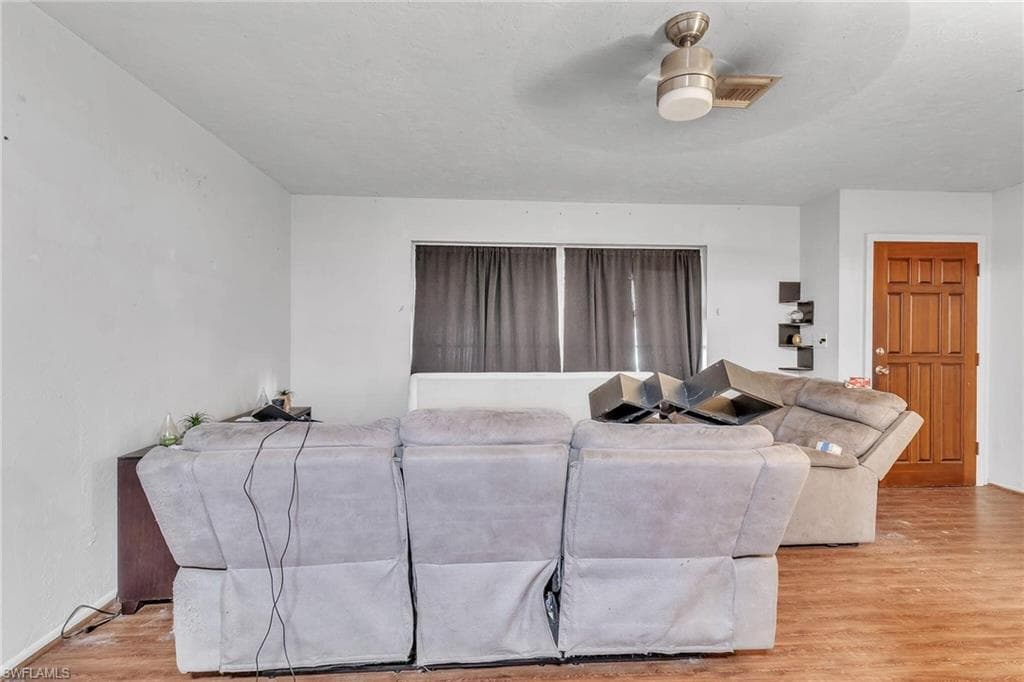 512 Glendale Ave, Lehigh Acres, FL 33936-29