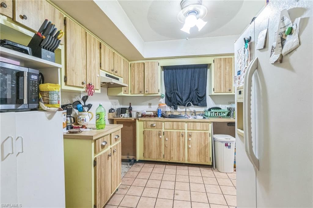 512 Glendale Ave, Lehigh Acres, FL 33936-30