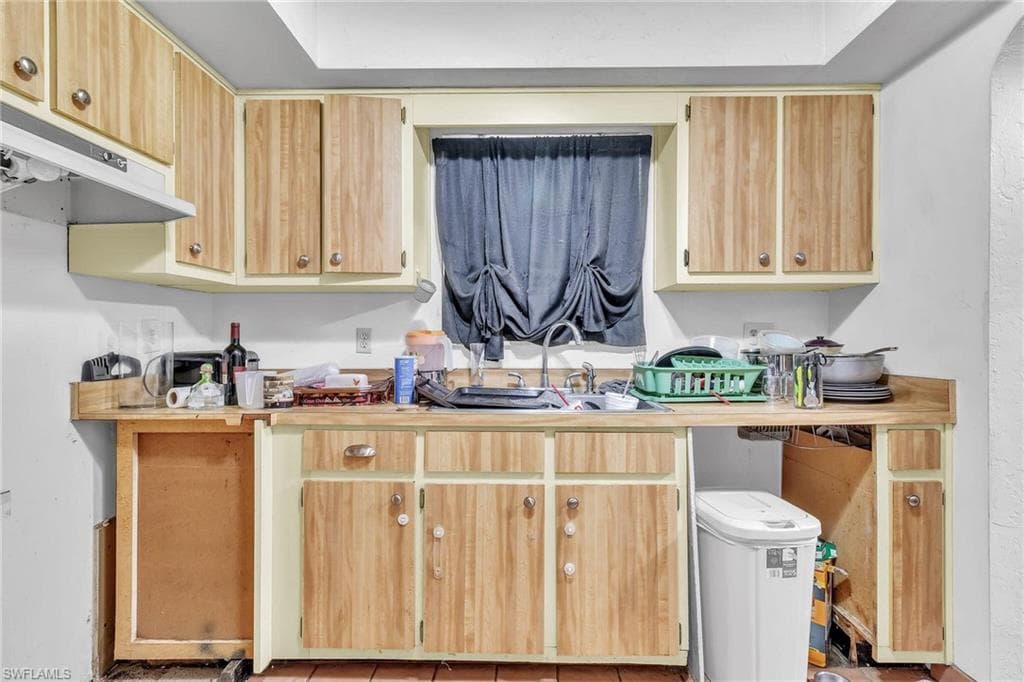 512 Glendale Ave, Lehigh Acres, FL 33936-32