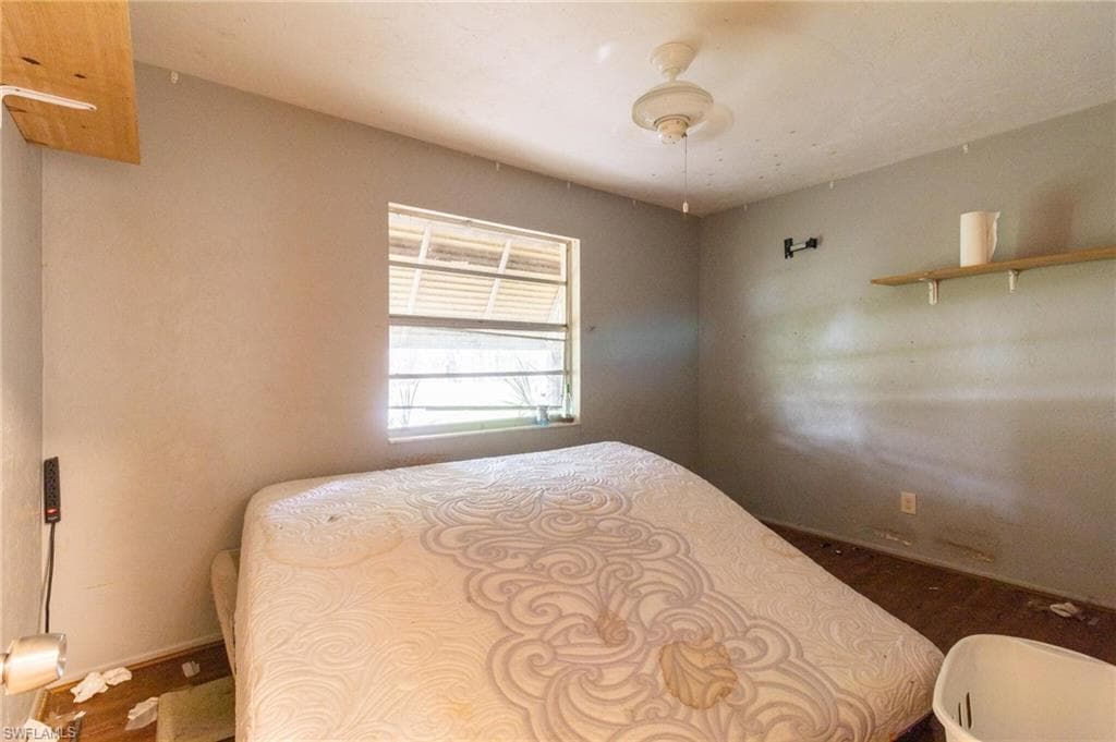 512 Glendale Ave, Lehigh Acres, FL 33936-34