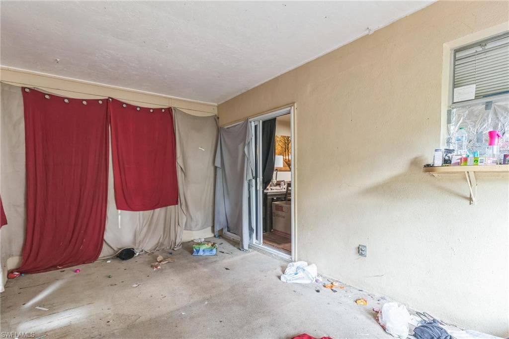 512 Glendale Ave, Lehigh Acres, FL 33936-45