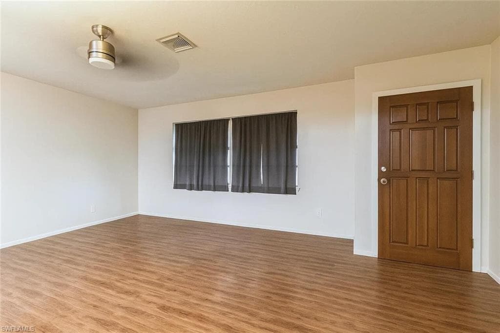 512 Glendale Ave, Lehigh Acres, FL 33936-5