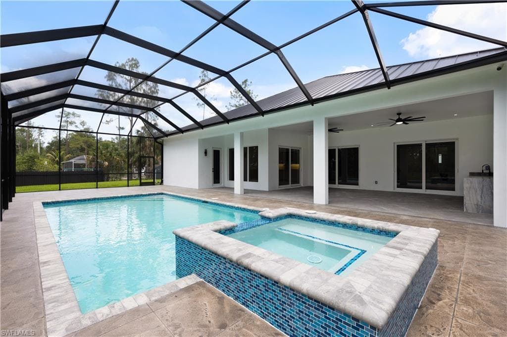 2144 17th St SW, Naples, FL 34117-33