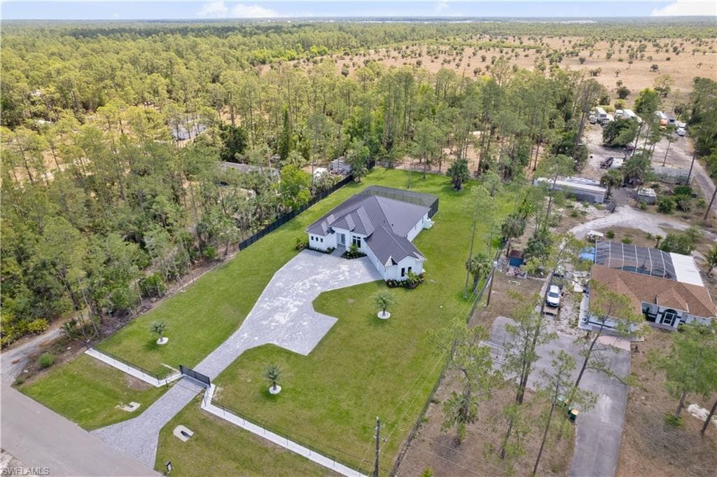2144 17th St SW, Naples, FL 34117-6
