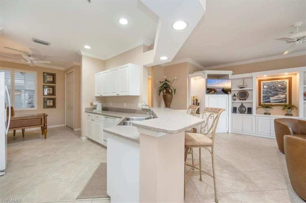 5060 Yacht Harbor Cir 102, Naples, FL 34112-12