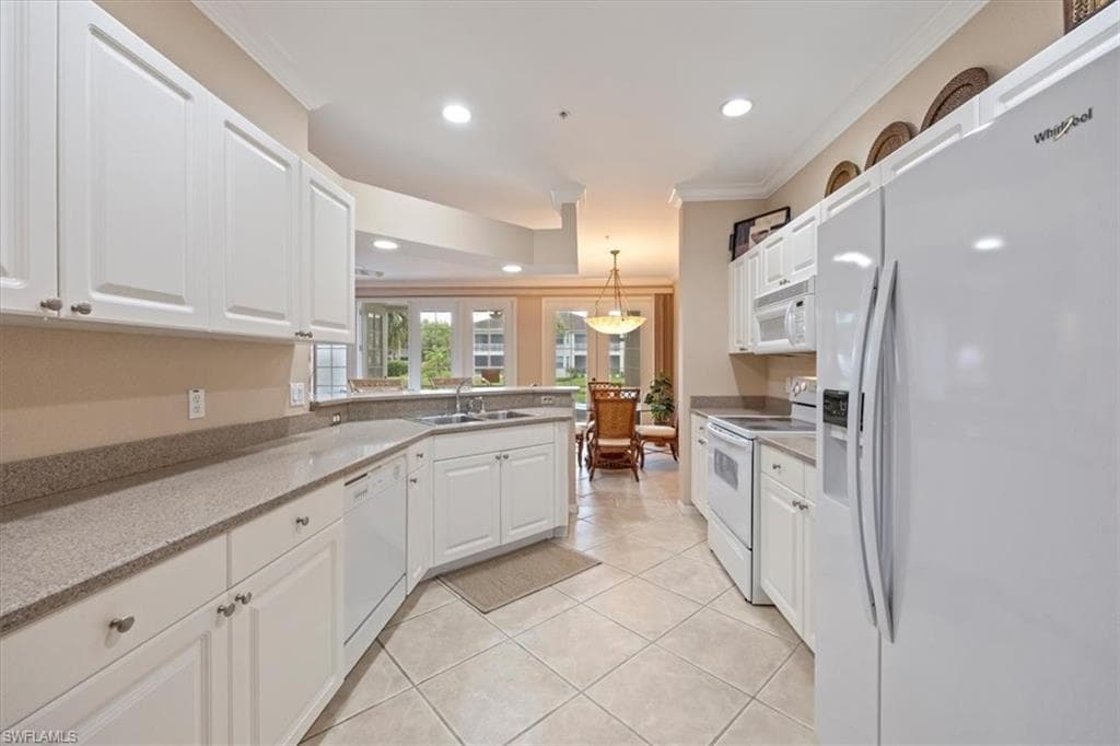 5060 Yacht Harbor Cir 102, Naples, FL 34112-13