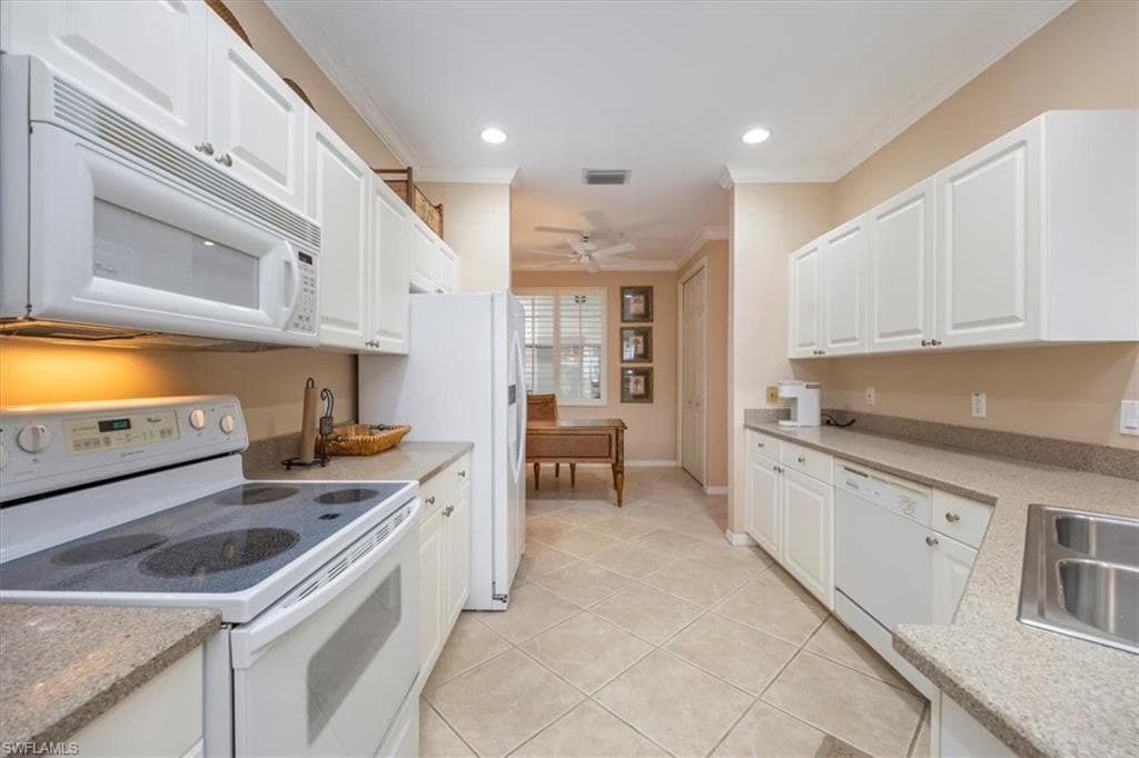 5060 Yacht Harbor Cir 102, Naples, FL 34112-14