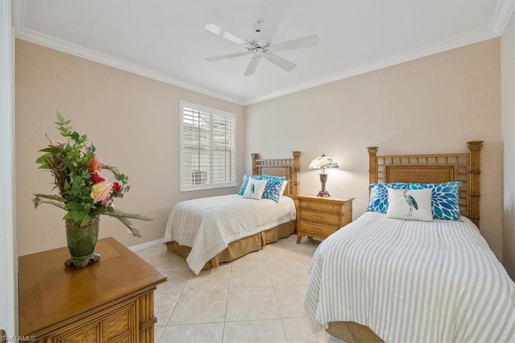 5060 Yacht Harbor Cir 102, Naples, FL 34112-22