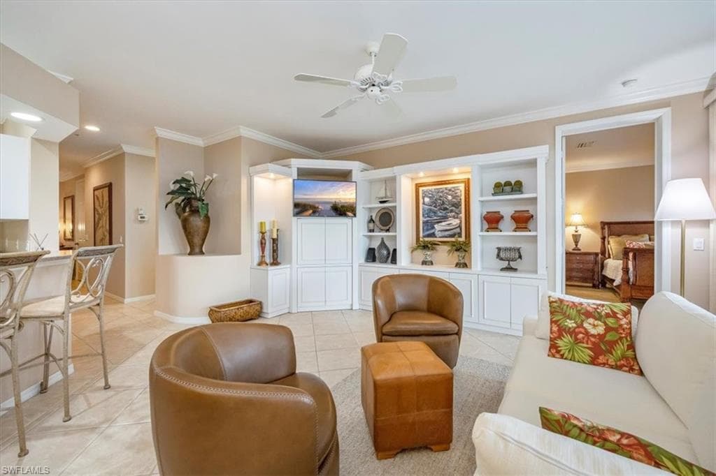 5060 Yacht Harbor Cir 102, Naples, FL 34112-6