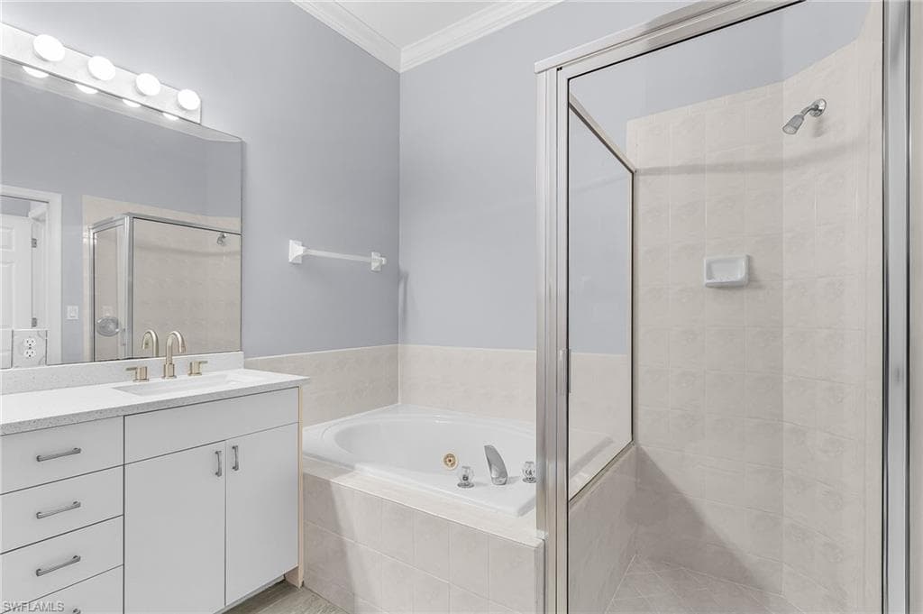 6835 Old Banyan Way, Naples, FL 34109-24