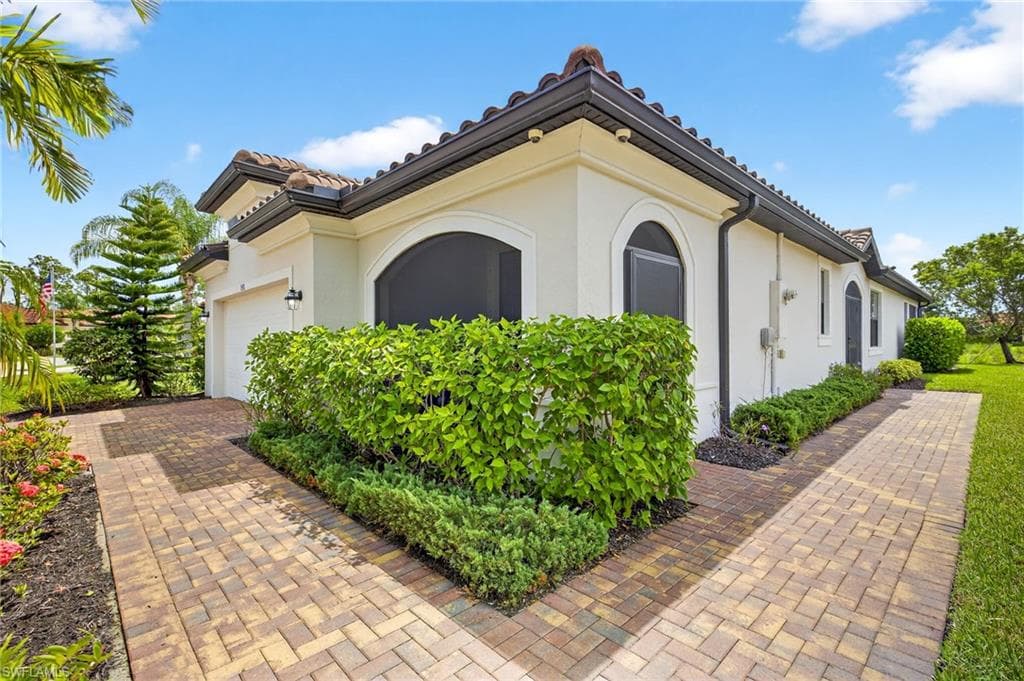 1591 Marton Ct, Naples, FL 34113-3