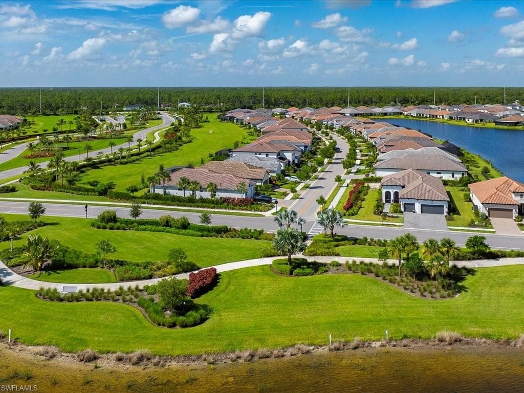 3980 Pegasus Way, Naples, FL 34120-25