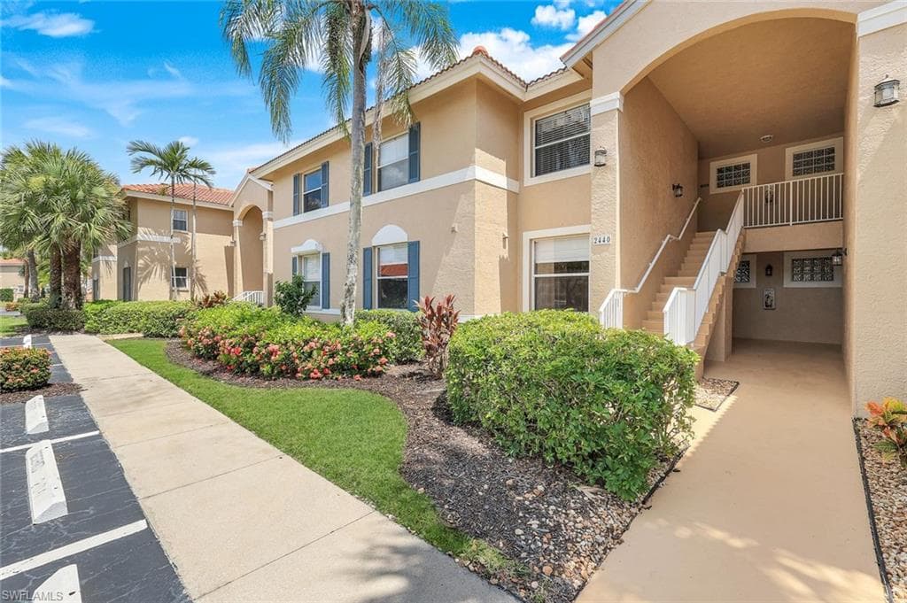 2440 Millcreek Ln 103, Naples, FL 34119-1