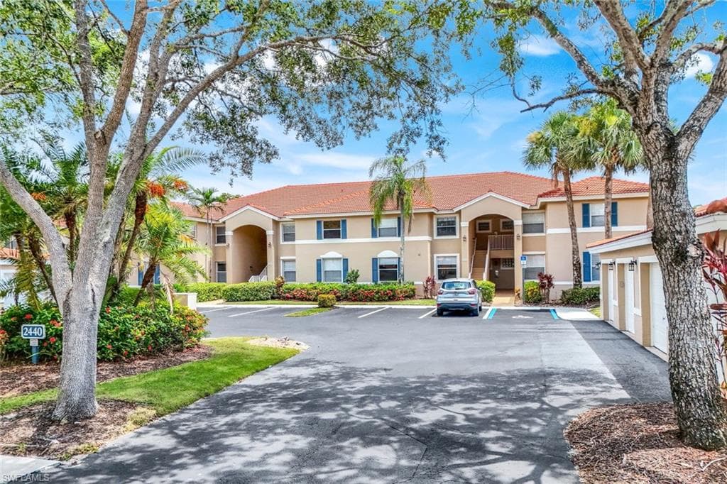2440 Millcreek Ln 103, Naples, FL 34119-24