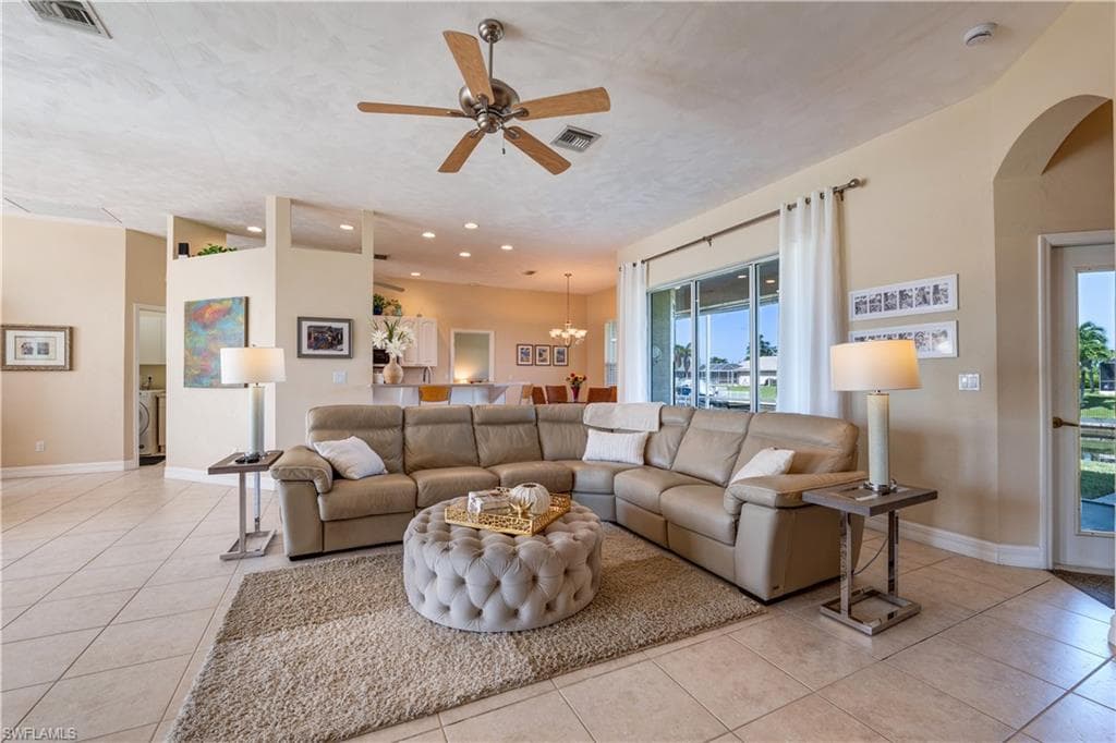 3208 1st Pl, Cape Coral, FL 33914-12