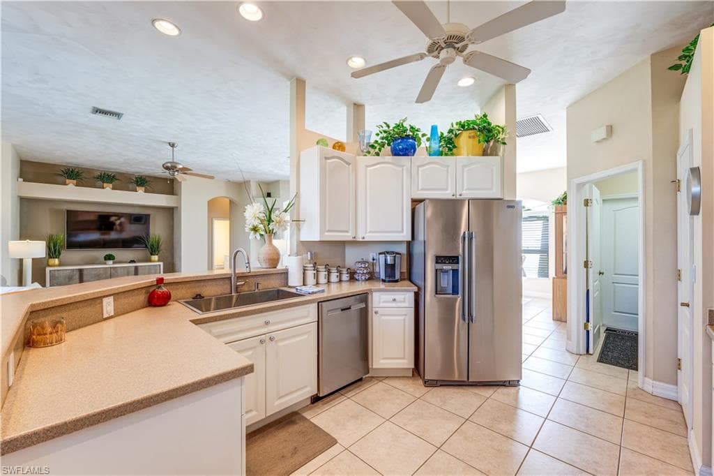 3208 1st Pl, Cape Coral, FL 33914-14